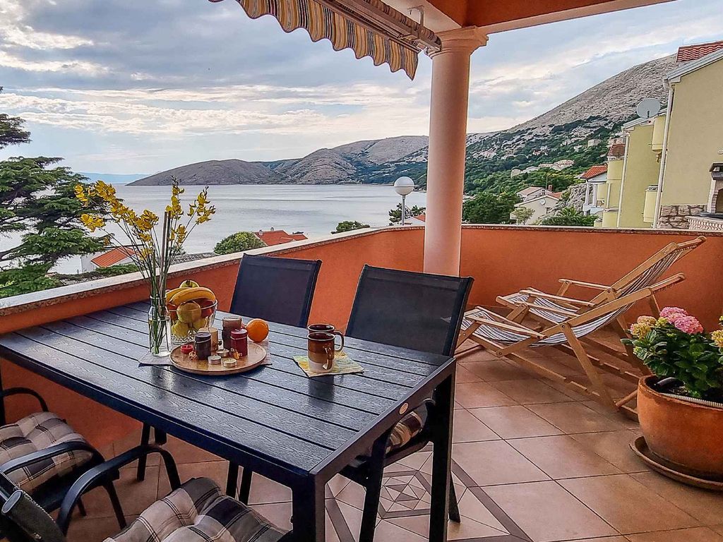 Ferienwohnung mit Terrasse und Meerblick