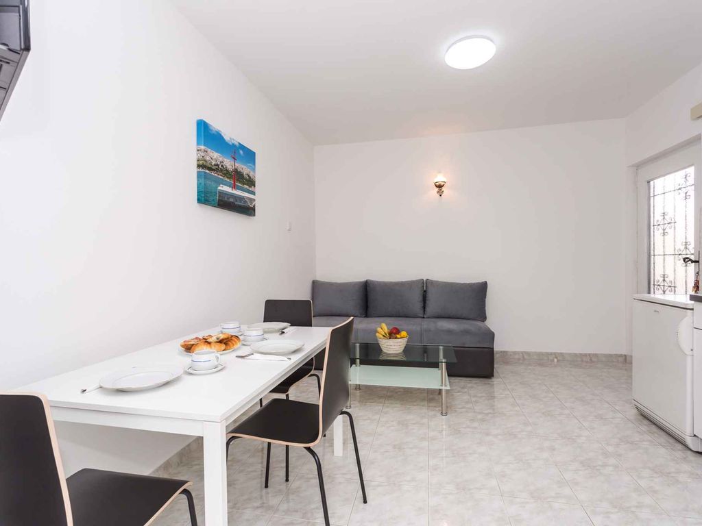 Ferienwohnung mit Balkon und Klimaanlage