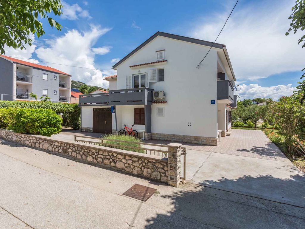 Ferienwohnung mit Balkon und Klimaanlage