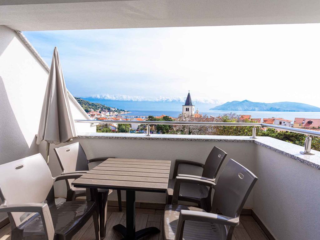 Ferienwohnung mit einen Balkon und Meerblick