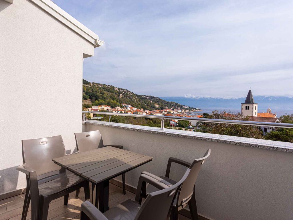 Ferienwohnung mit einen Balkon und Meerblick