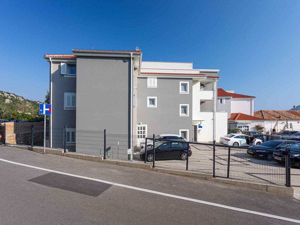 Ferienwohnung mit Klimaanlage und Balkon
