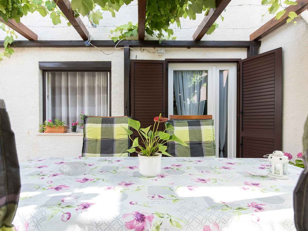 Ferienwohnung mit Terrasse und WLAN