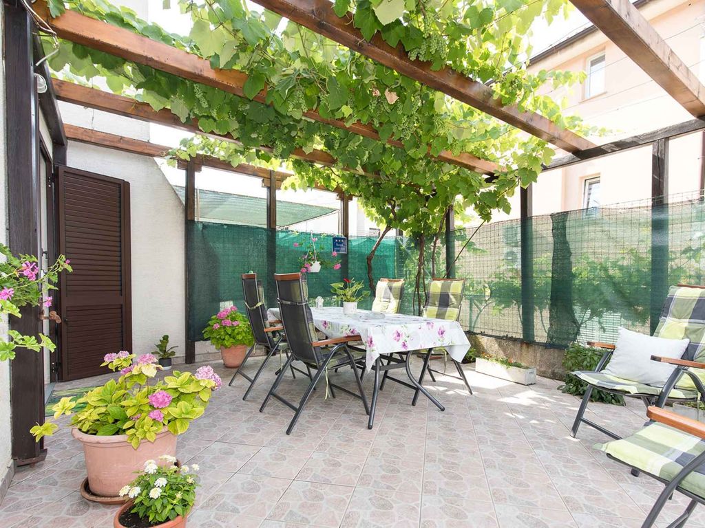Ferienwohnung mit Terrasse und WLAN