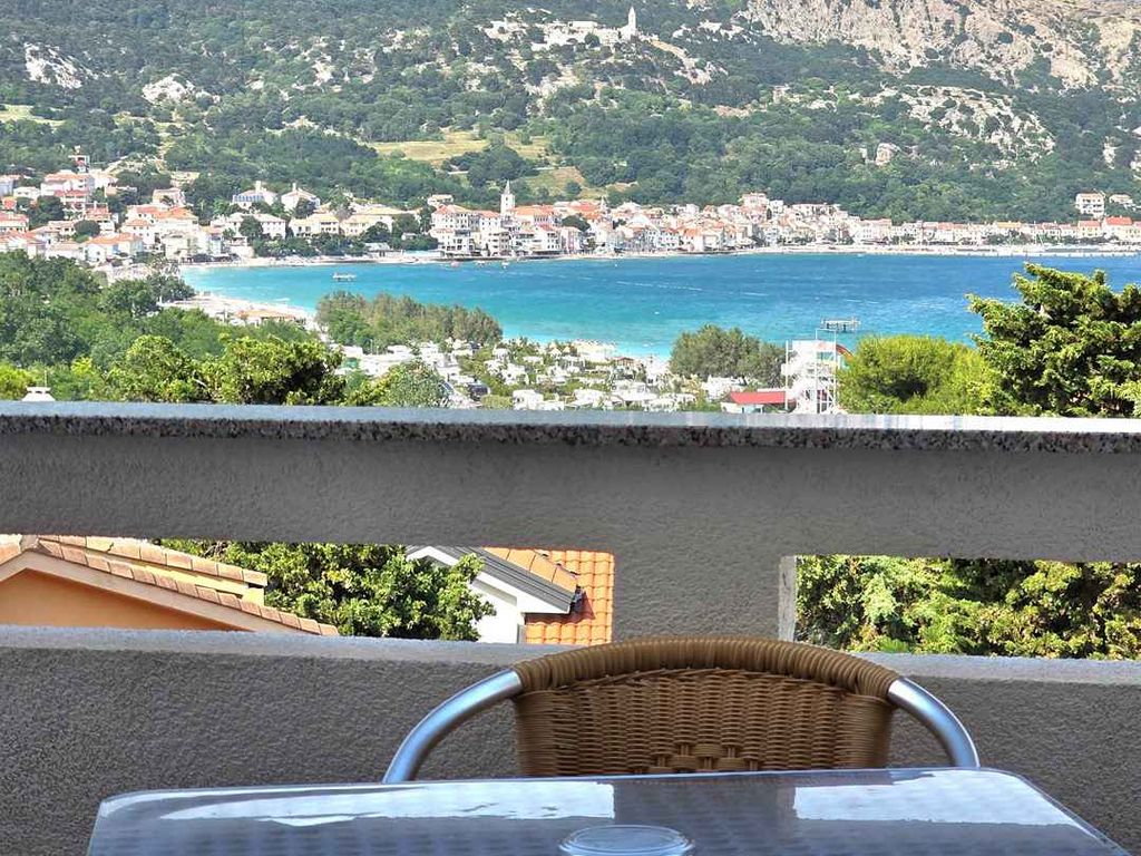 Ferienwohnung mit Balkon und Klimaanlage
