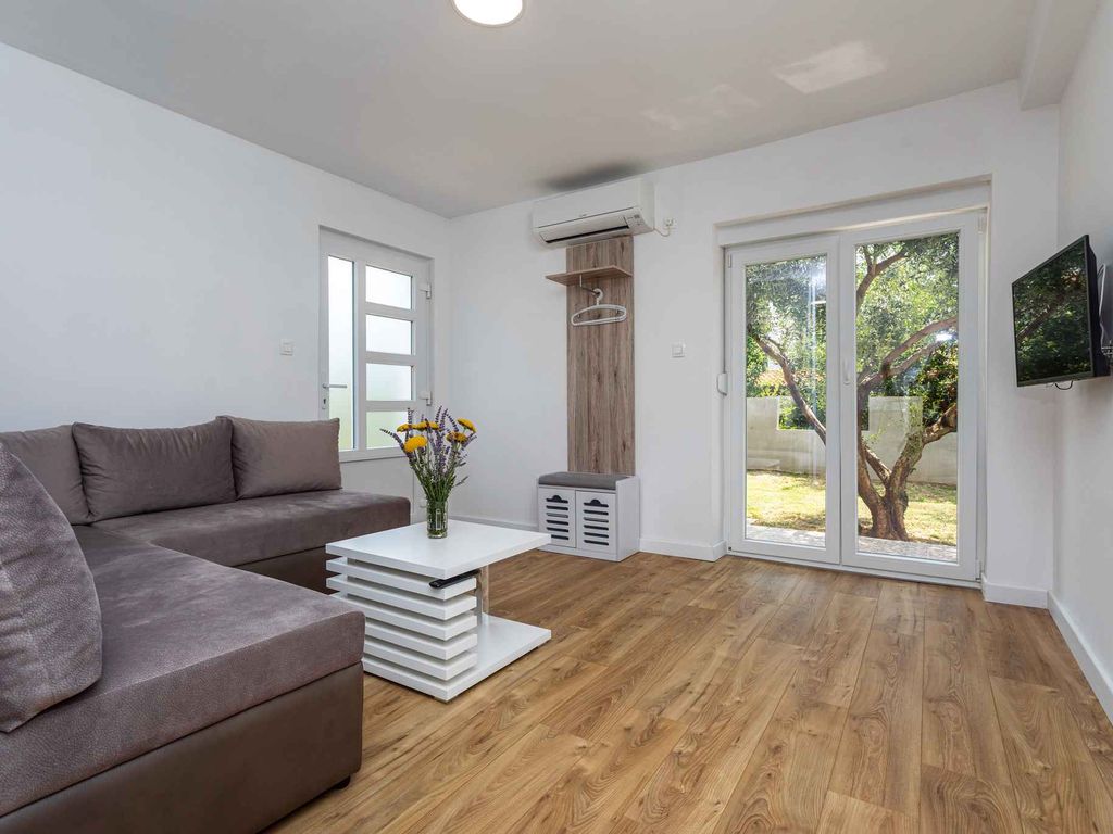 Ferienwohnung mit Klimaanlage, Internet und Terrasse