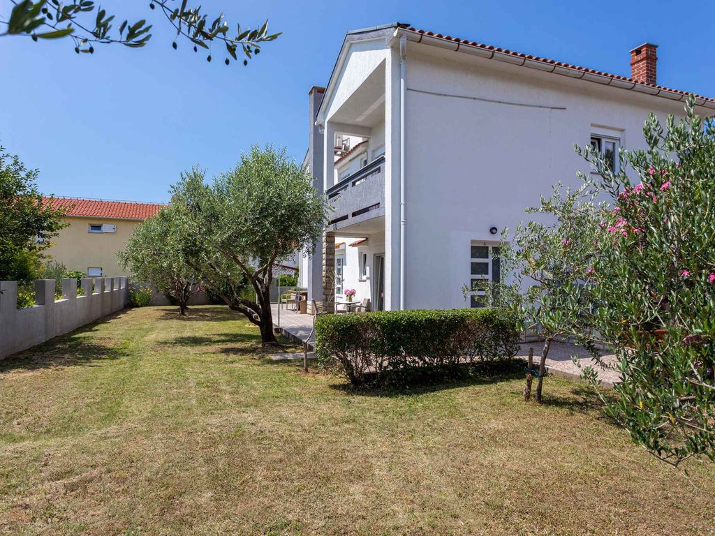 Ferienwohnung mit Klimaanlage, Internet und Terrasse