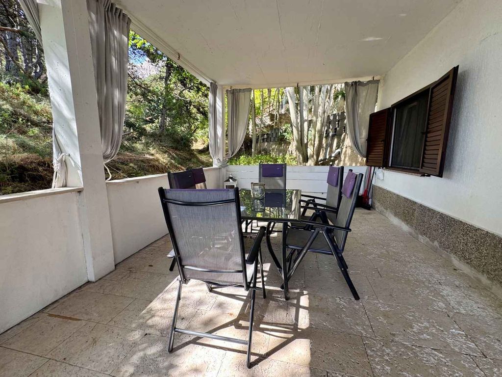 Ferienwohnung mit Klimaanlage, Internet und Terrasse