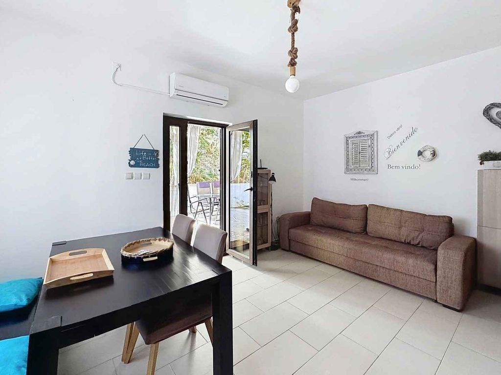 Ferienwohnung mit Klimaanlage, Internet und Terrasse