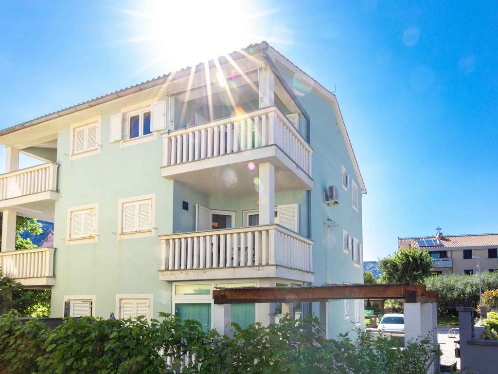 Ferienwohnung mit Balkon, Klima und Internet