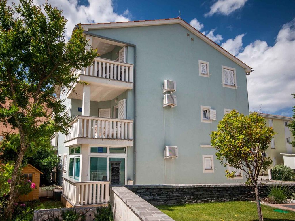 Ferienwohnung mit Balkon, Klima und Internet