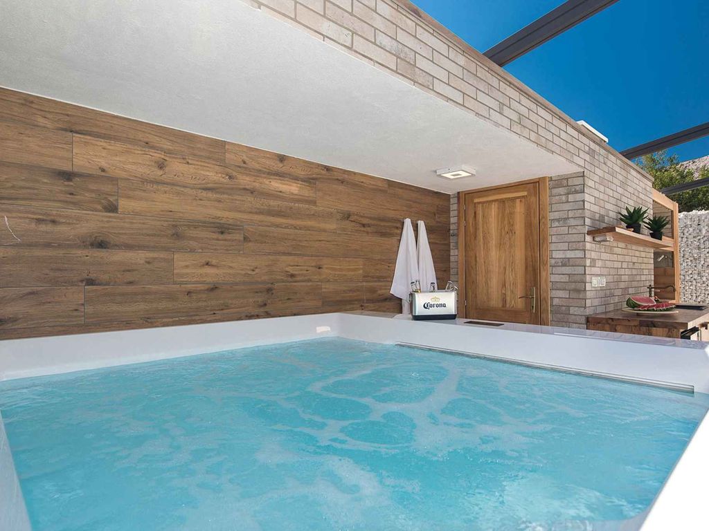 Villa mit Pool