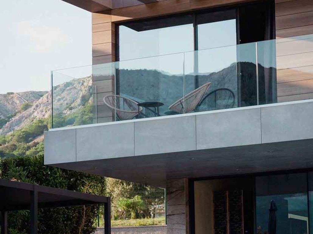 Villa mit Pool und Wellness