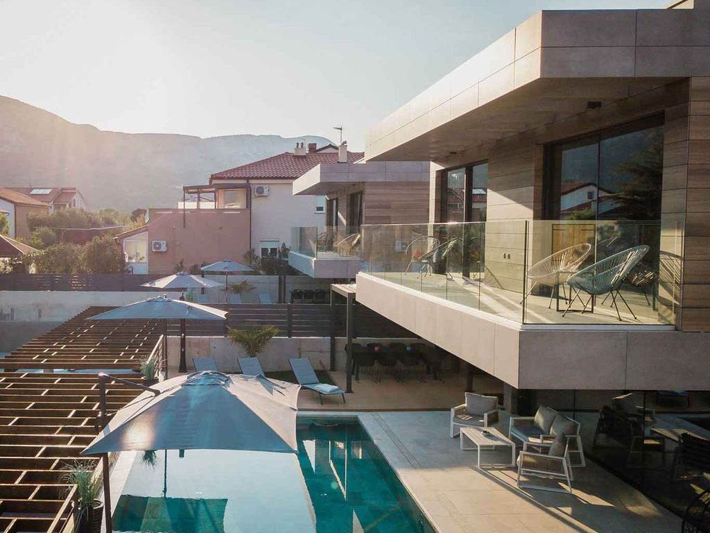 Villa mit Pool und Wellness