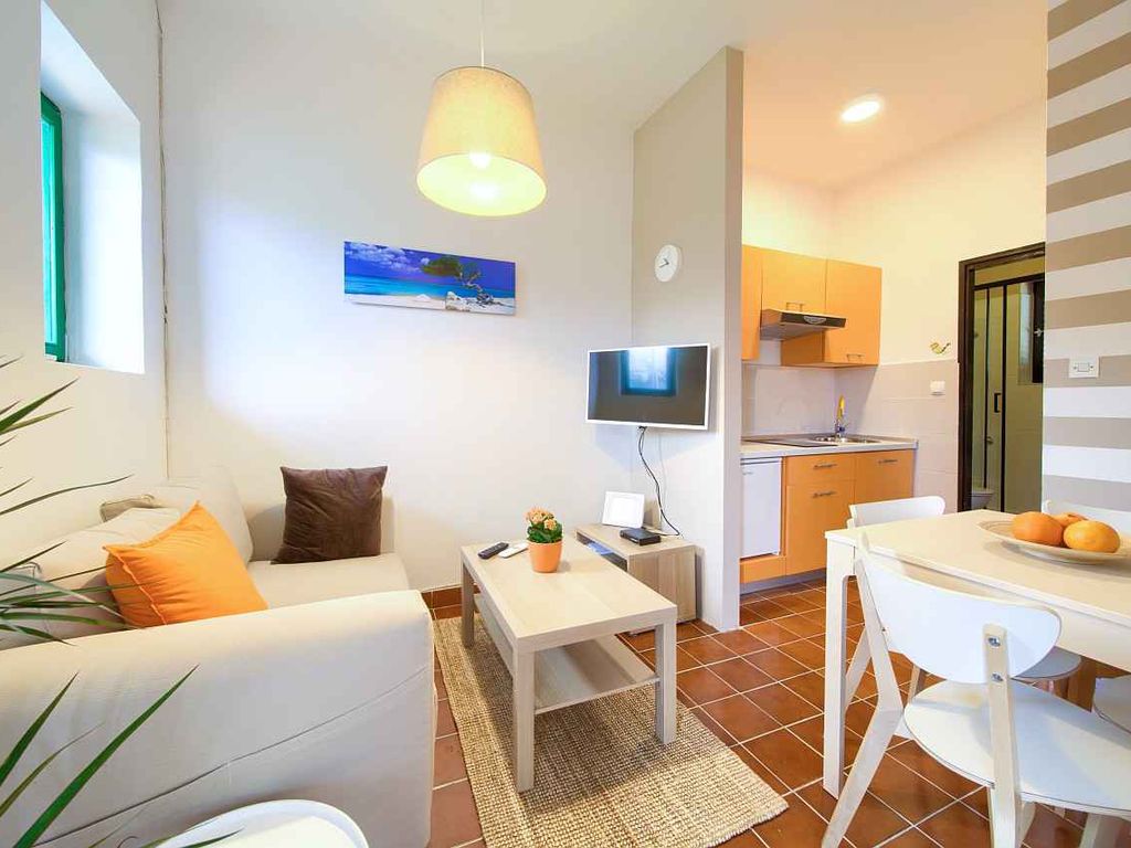 Ferienwohnung mit Klimaanlage, Terrasse