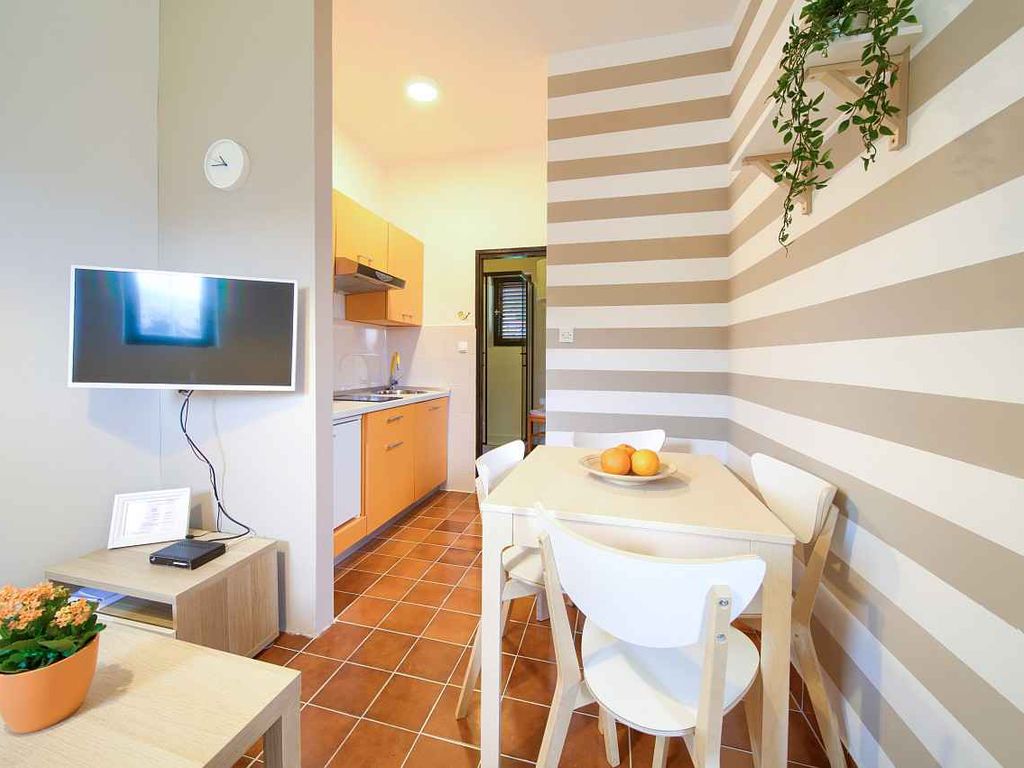 Ferienwohnung mit Klimaanlage, Terrasse
