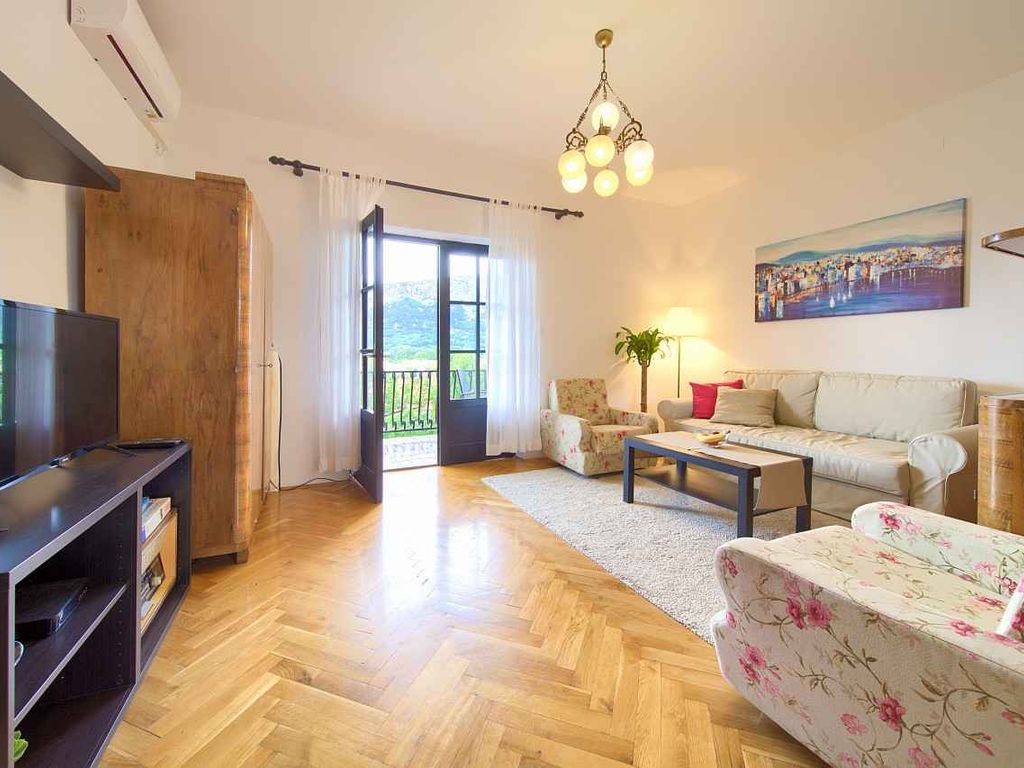 Ferienwohnung mit Balkon und Meerblick