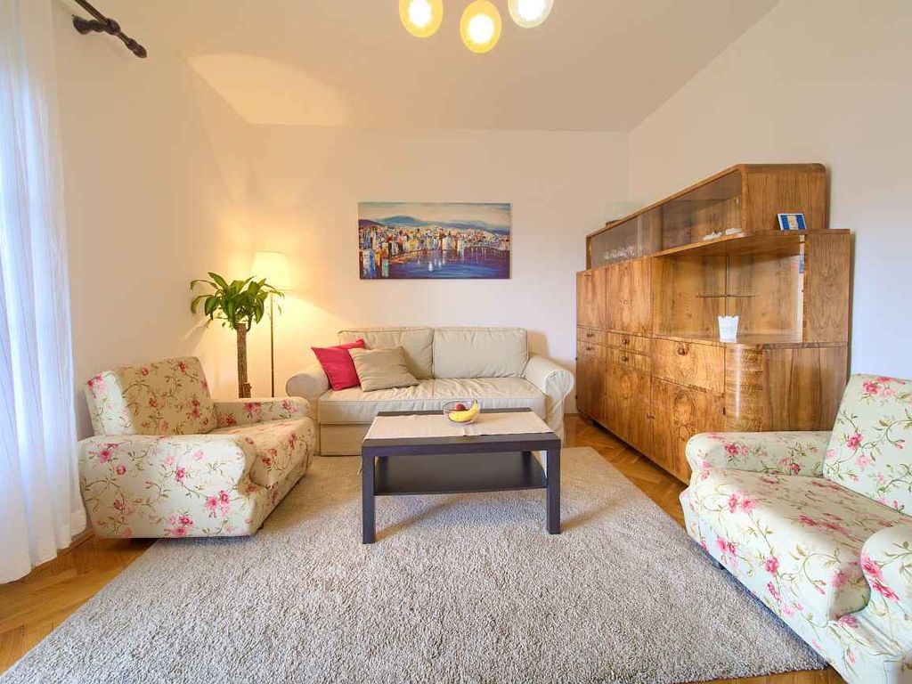 Ferienwohnung mit Balkon und Meerblick