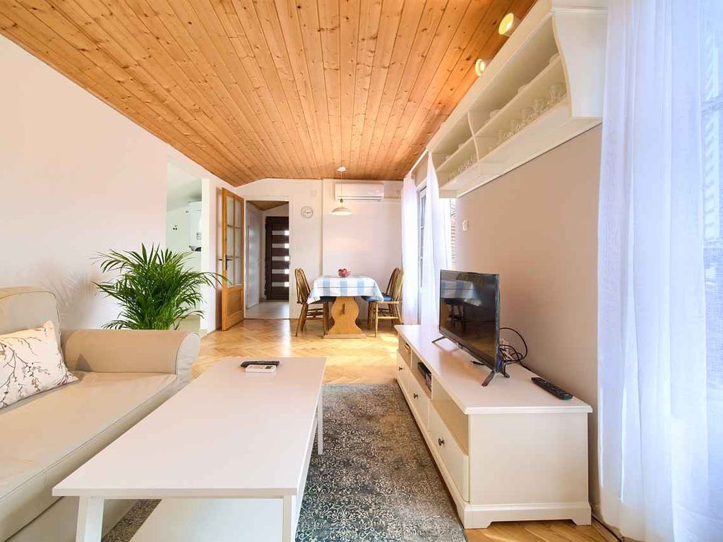 Ferienwohnung mit Balkon mit Panoramablick auf das Meer