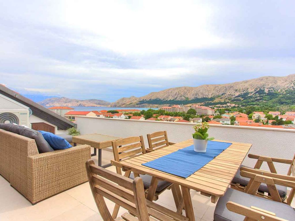 Ferienwohnung mit Balkon mit Panoramablick auf das Meer