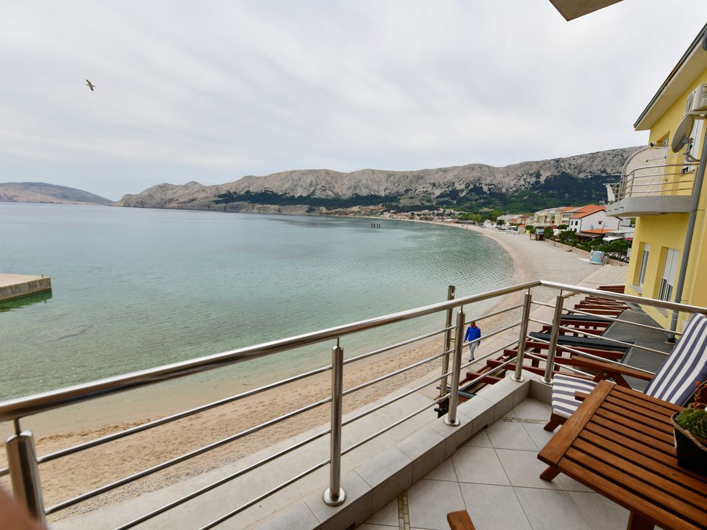Ferienwohnung mit Balkon und Meerblick