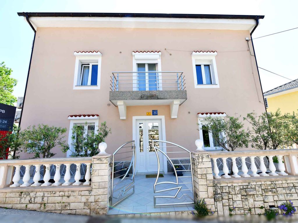 Ferienwohnung mit Balkon und Meerblick