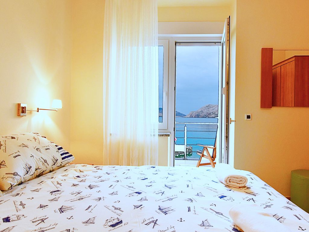 Ferienwohnung mit Balkon und Meerblick