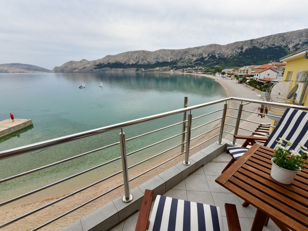 Ferienwohnung mit Balkon und Meerblick