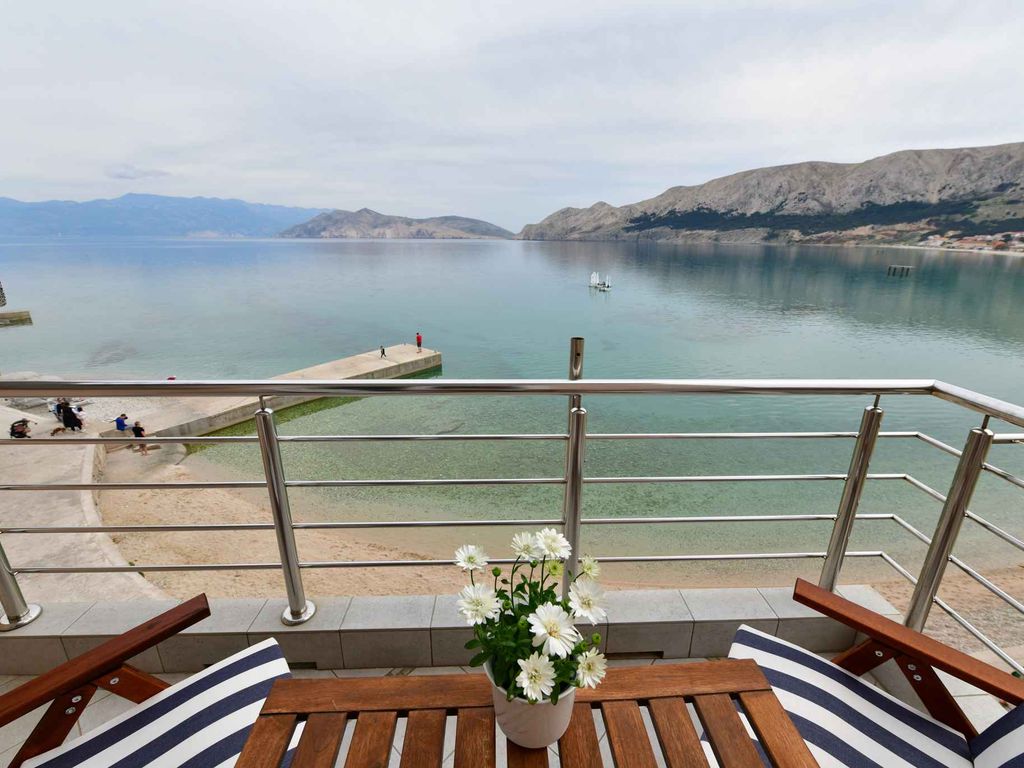 Ferienwohnung mit Balkon und Meerblick