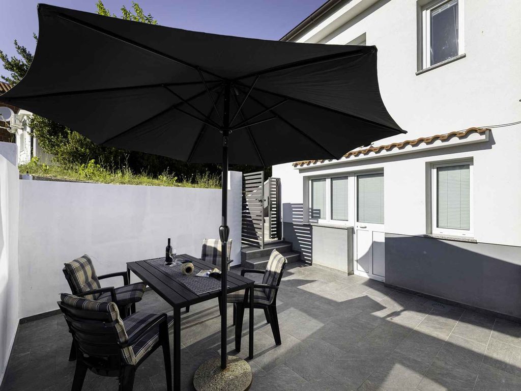 Ferienwohnung mit Klimaanlage und Terrasse