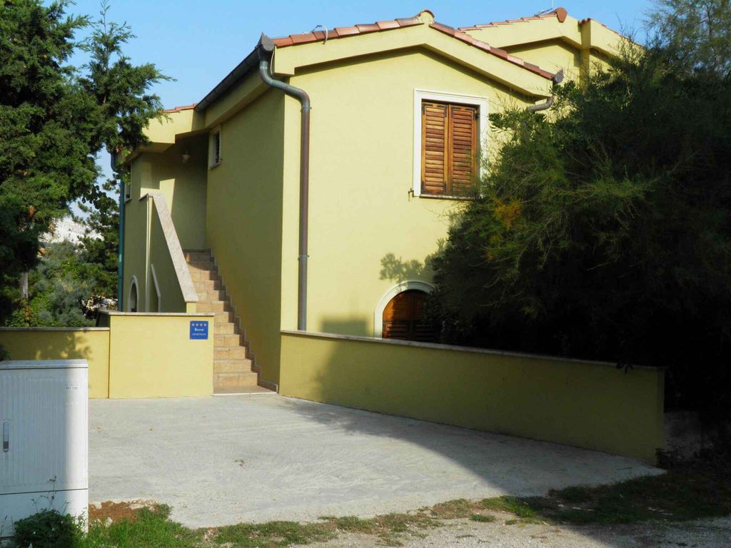 Ferienwohnung mit Balkon und Meerblick