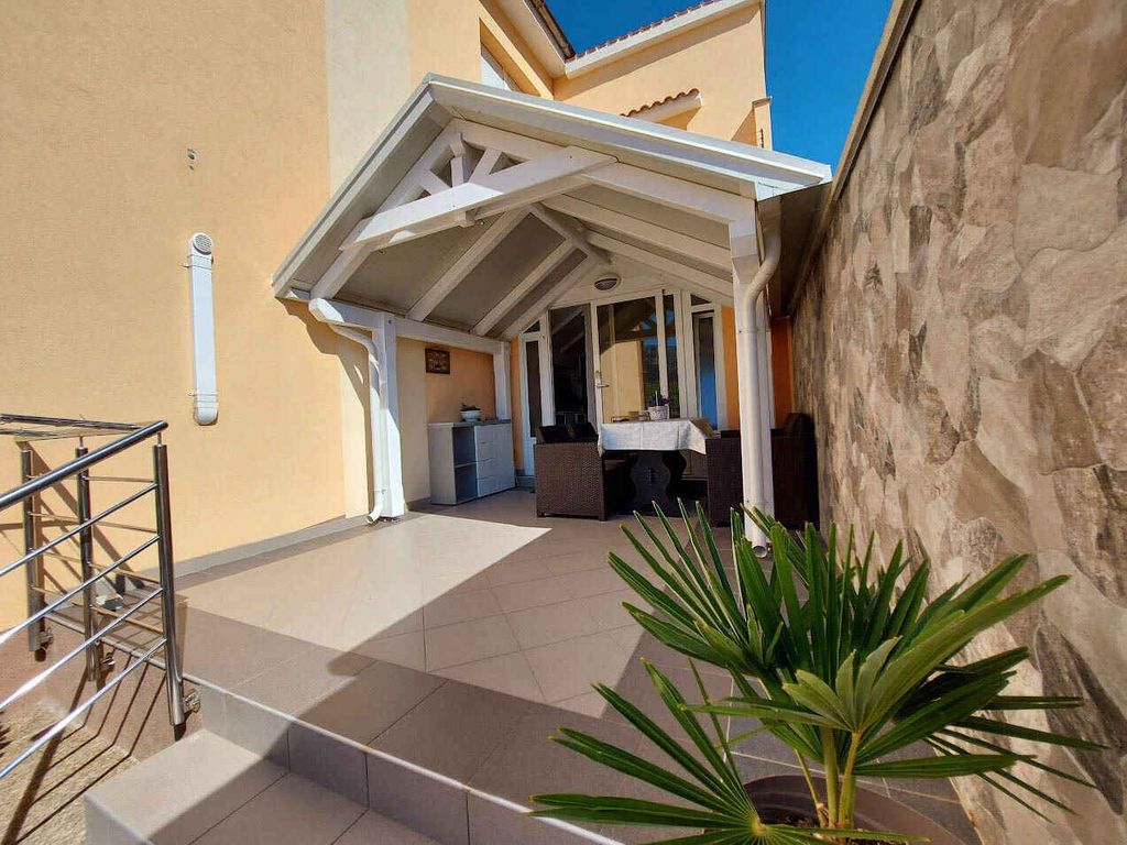 Ferienwohnung mit Klimaanlage und Terrasse