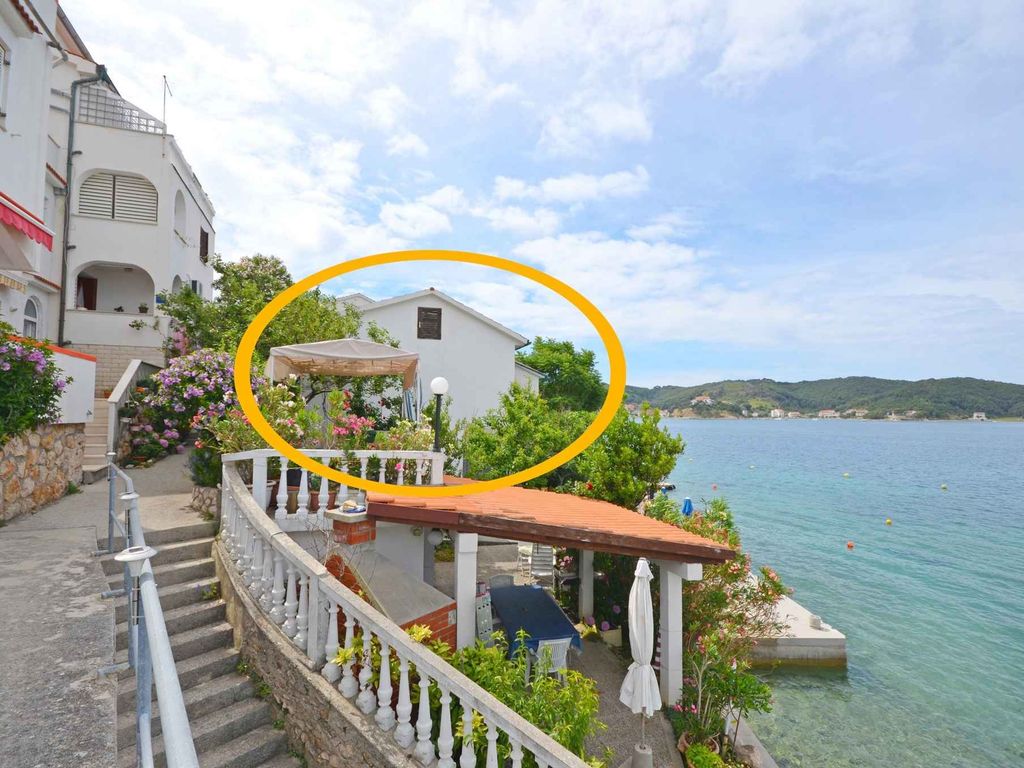 Ferienwohnung mit Klimaanage und nur 10 M vom Meer