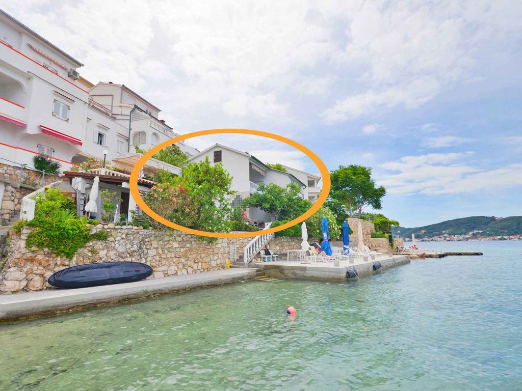 Ferienwohnung mit Klimaanage und nur 10 M vom Meer