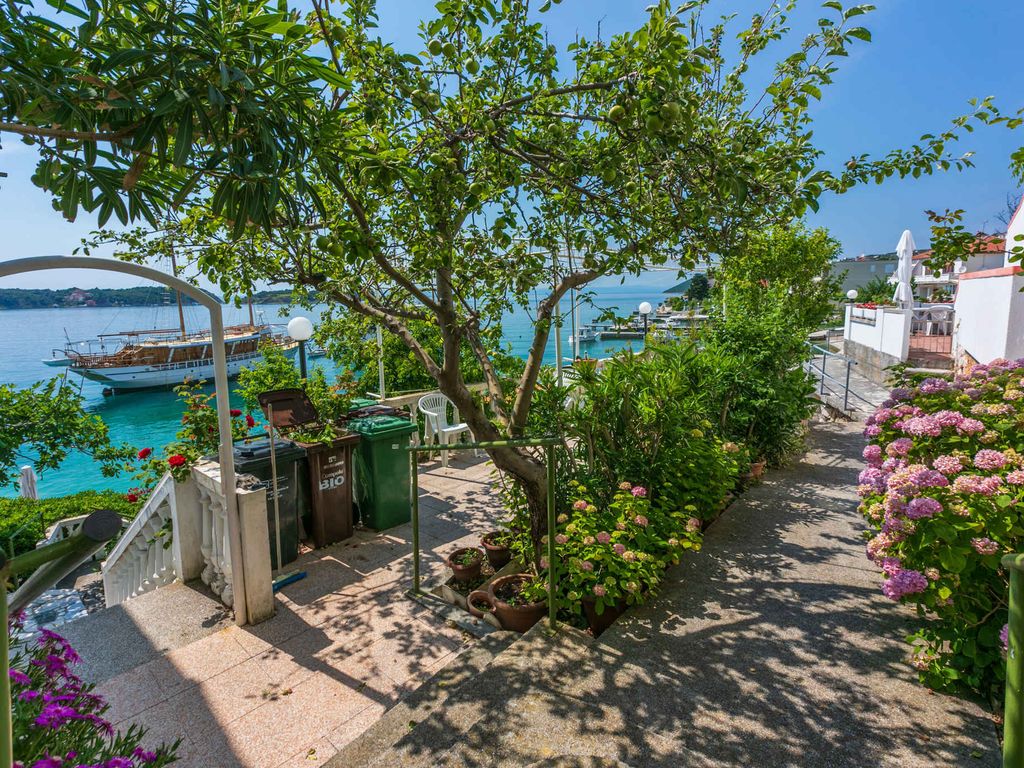Ferienwohnung mit Klimaanlage und nur 10 M vom Meer