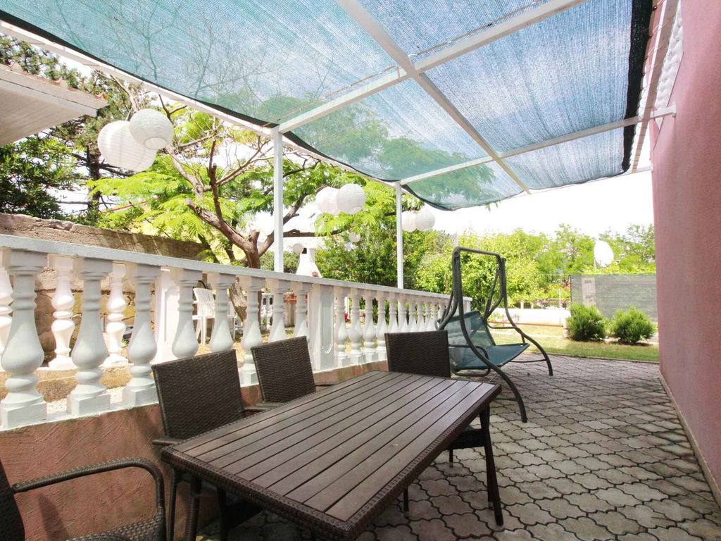Ferienwohnung mit Klimaanlage und Terrasse