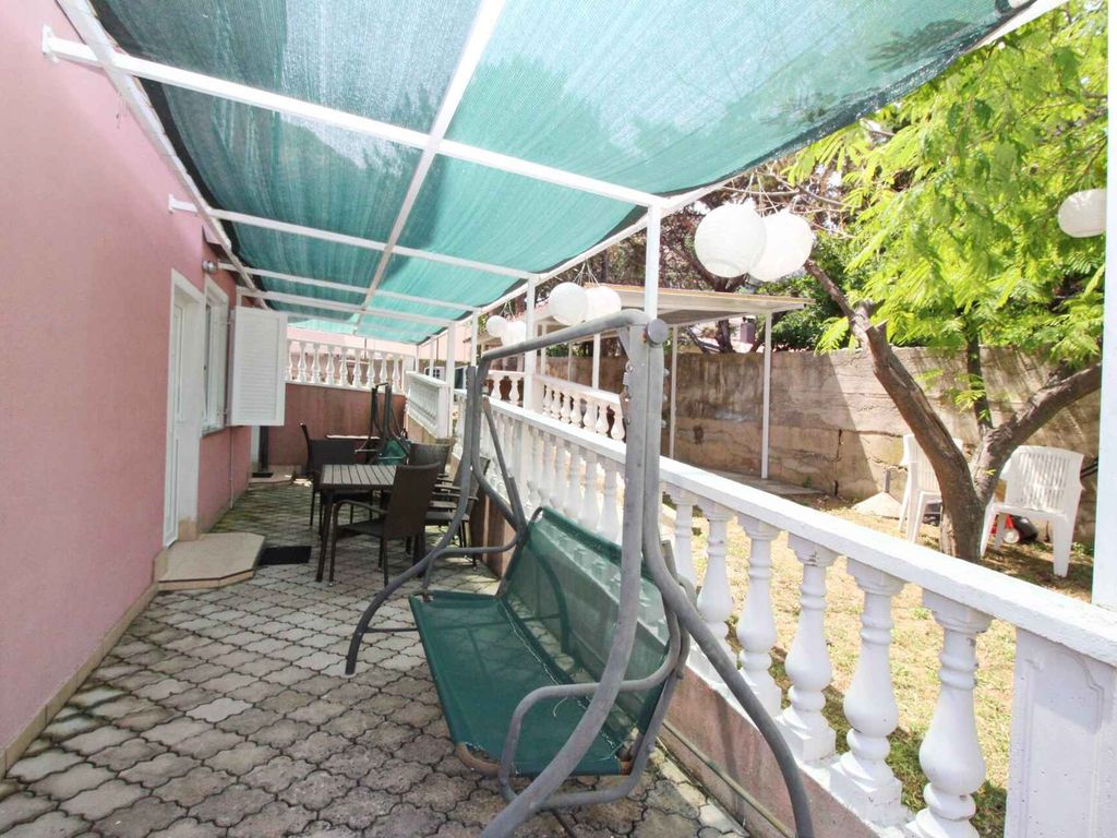 Ferienwohnung mit Klimaanlage und Terrasse