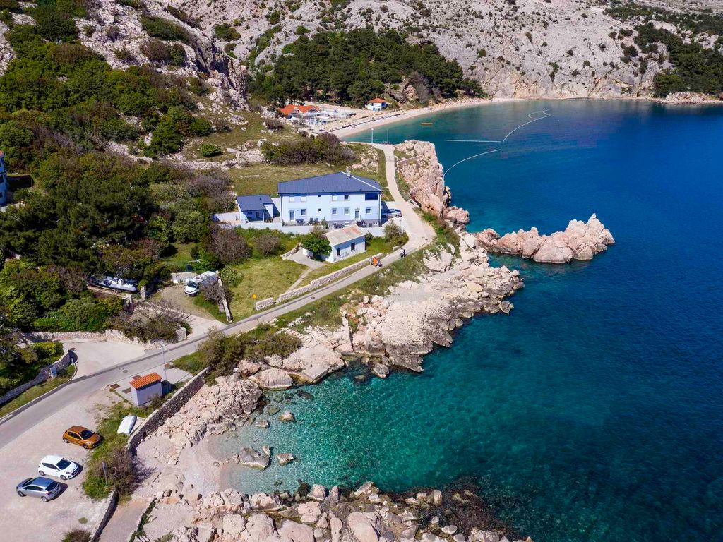 Gemütliche Ferienwohnung LAVANDA-GROSIC in Baška auf der Insel Krk mit Gartenblick und nah am Meer