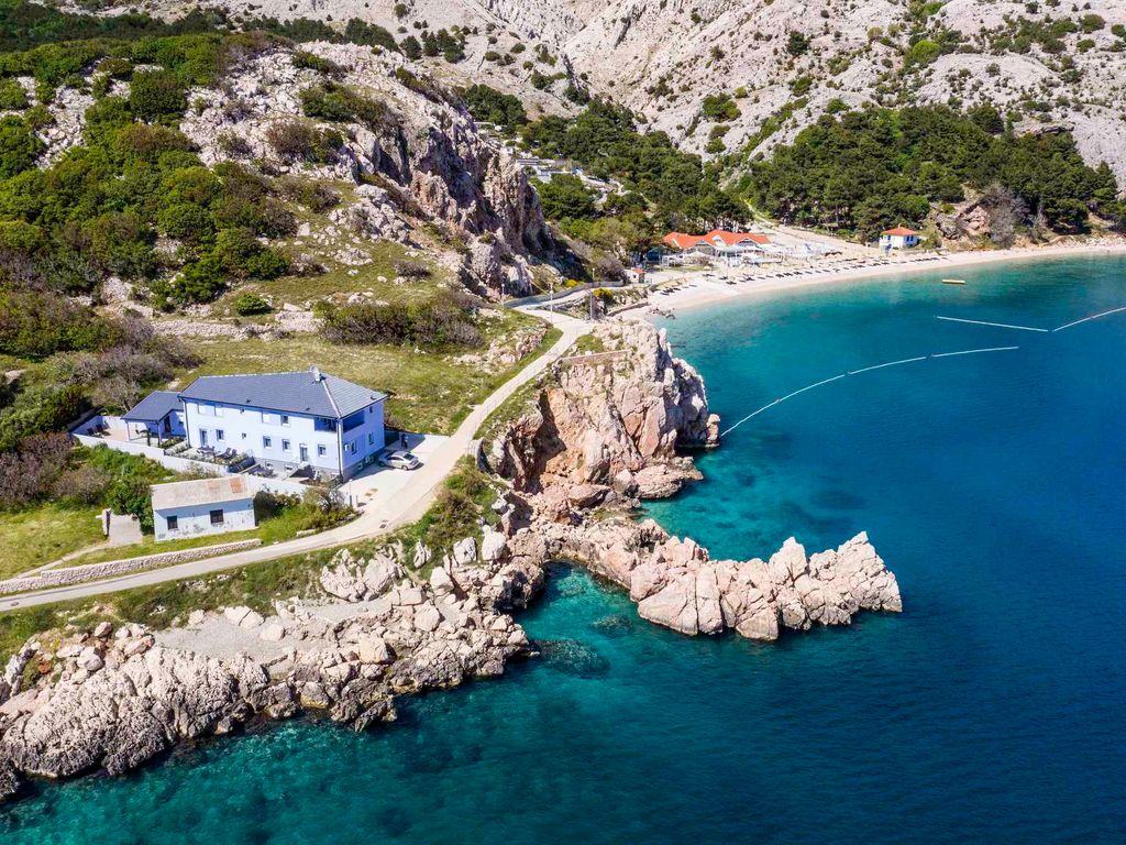 Gemütliche Ferienwohnung LAVANDA-GROSIC in Baška auf der Insel Krk mit Gartenblick und nah am Meer