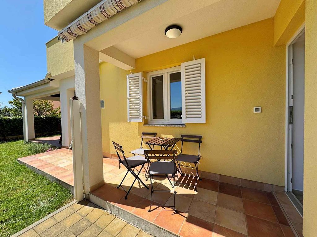 Ferienwohnung mit Terrasse und Grillmöglichkeit