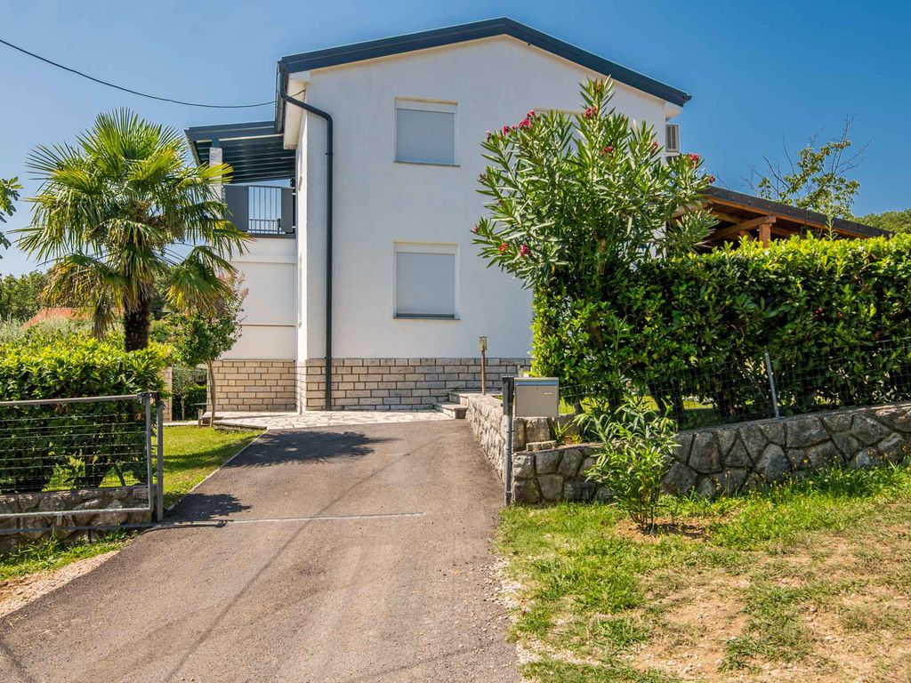 Ferienwohnung mit Klimanlage und Balkon