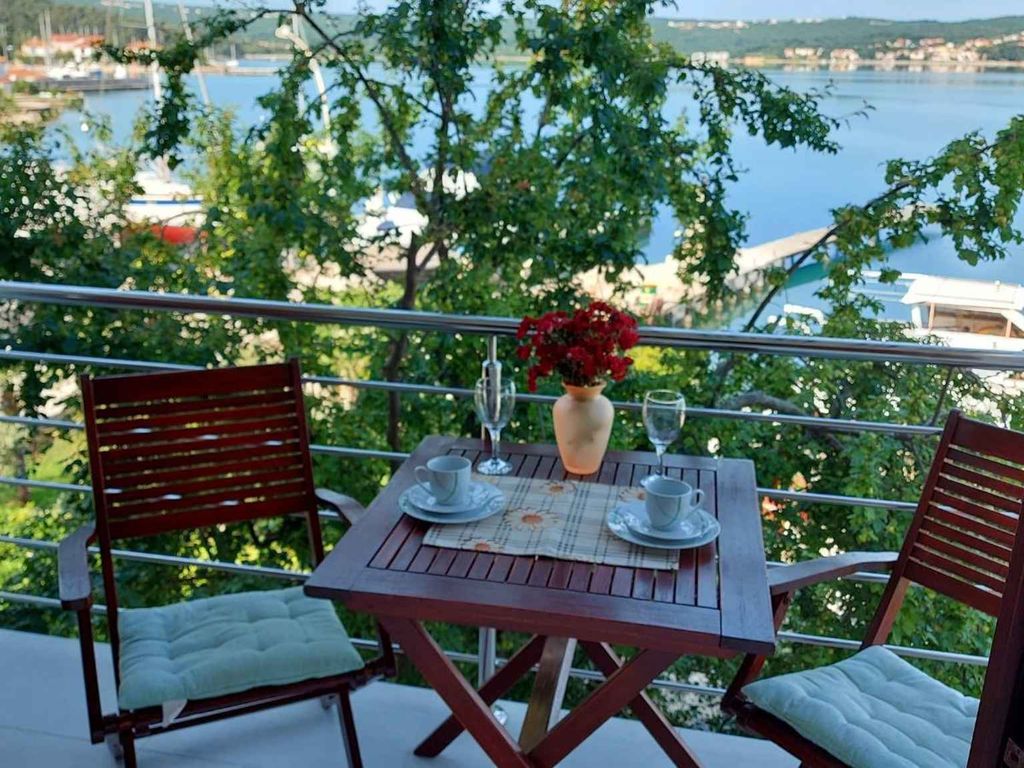 Ferienwohnung mit Balkon und Meerblick