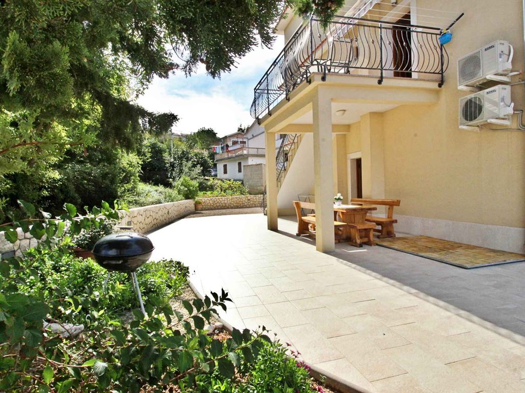 Ferienwohnung mit Terrasse und Klimaanlage