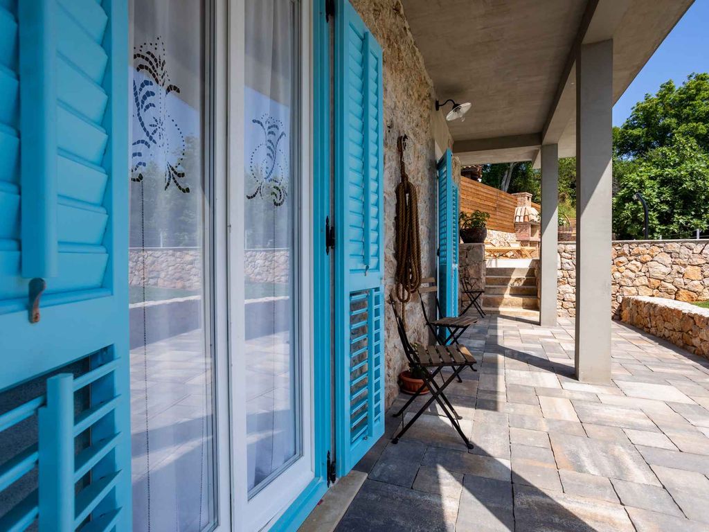 Ferienhaus mit Pool, Klimaanlage und Internet