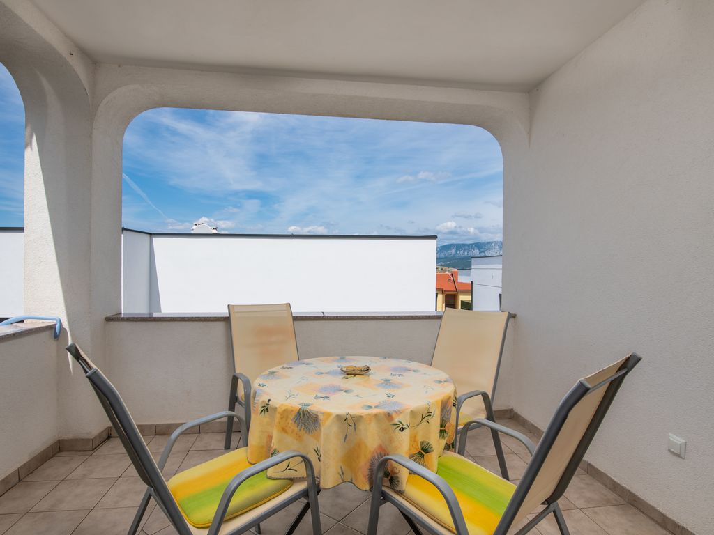 Ferienwohnung mit Klimaanlage und Balkon
