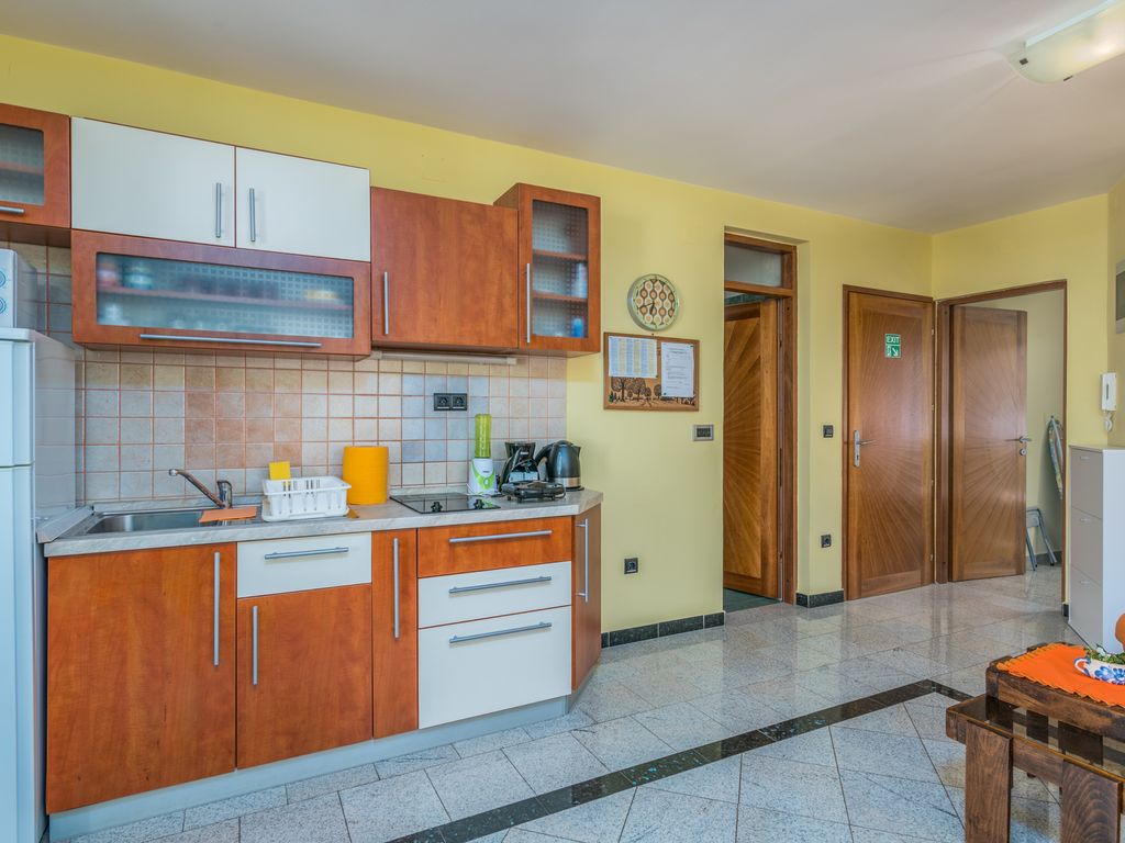 Ferienwohnung mit Klimaanlage und Balkon