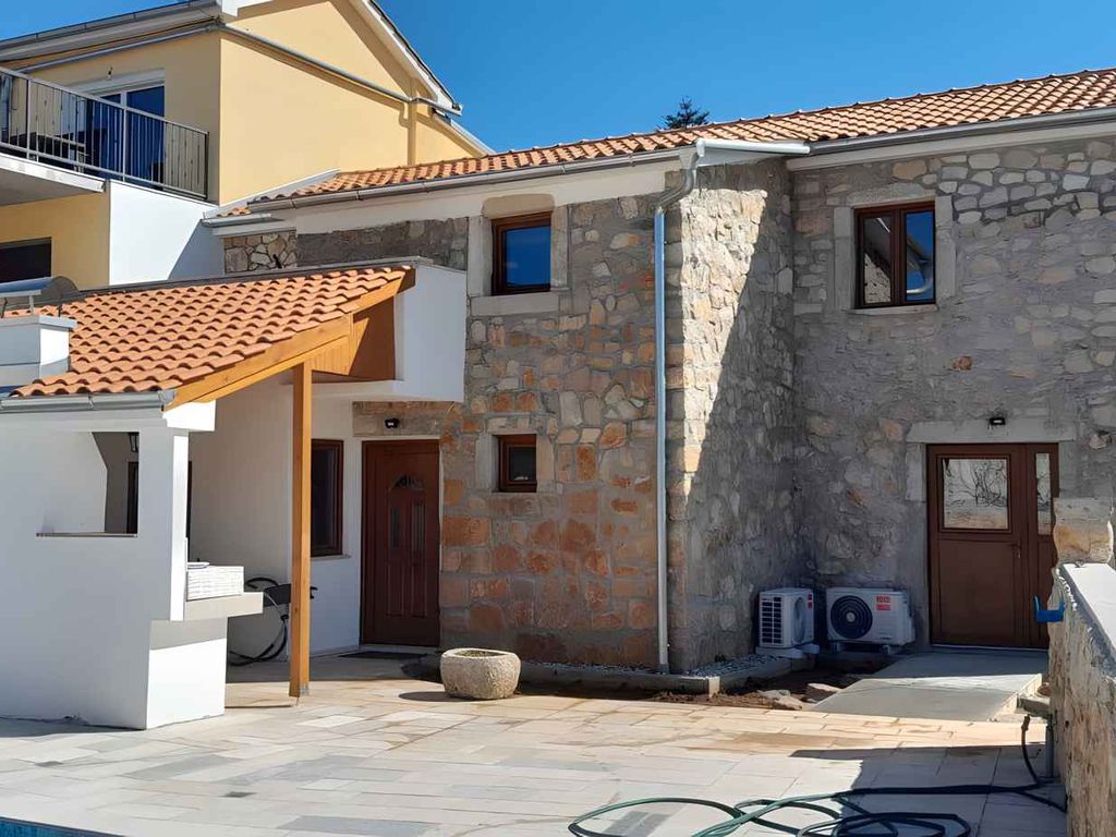 Villa mit großem Pool- Rollstuhlgerecht