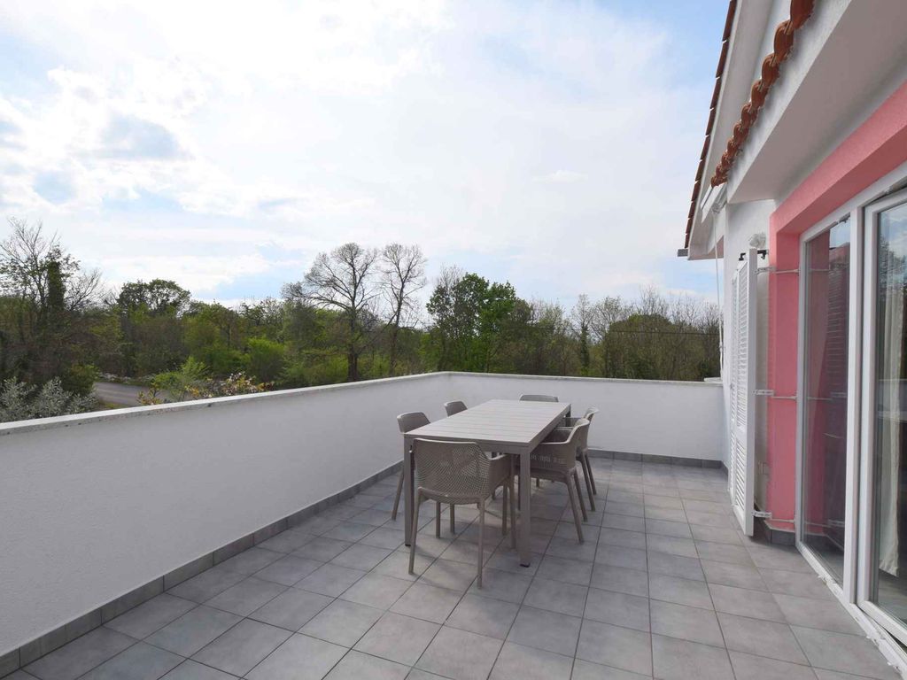 Ferienwohnung mit Klimaanlage und Balkon