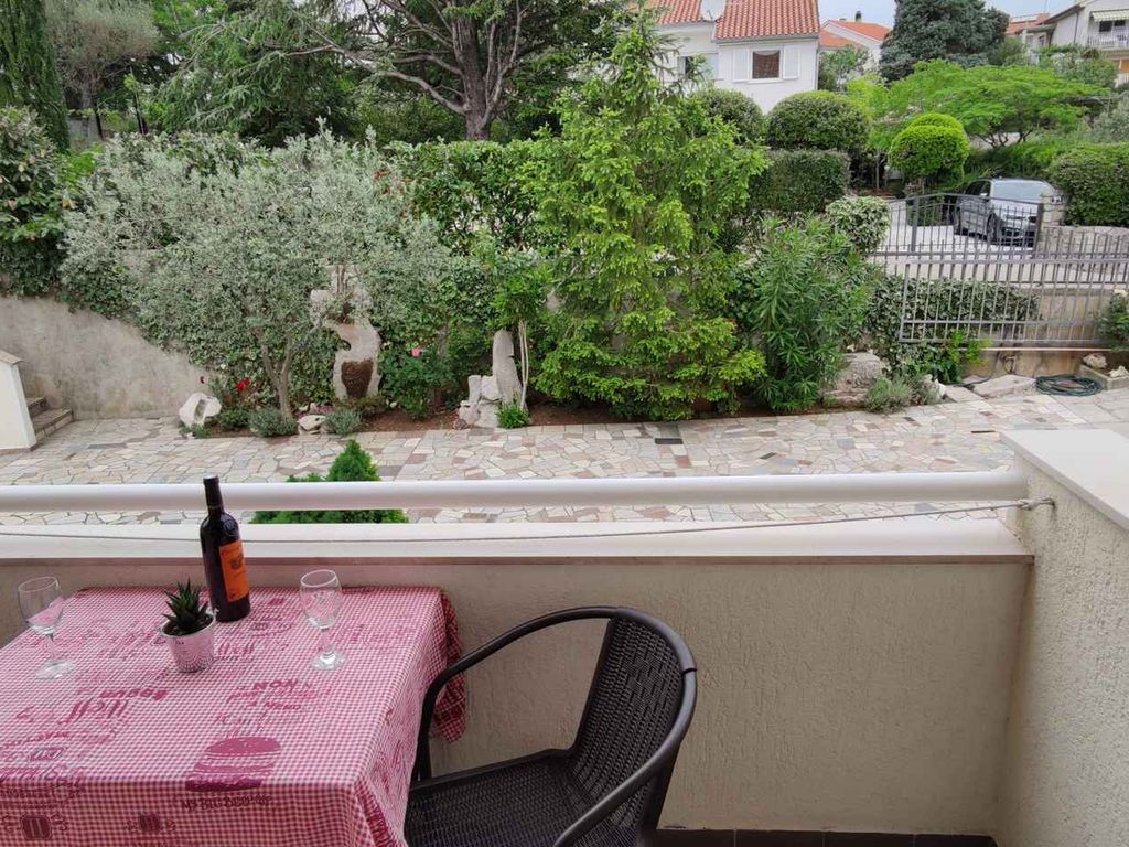 Ferienwohnung mit Balkon, Grill, Garten und WLAN
