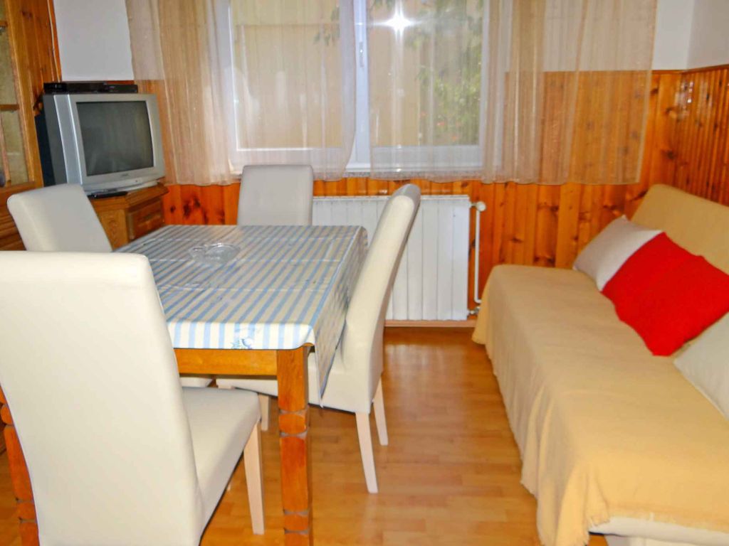 Ferienwohnung with air conditioning and internet access